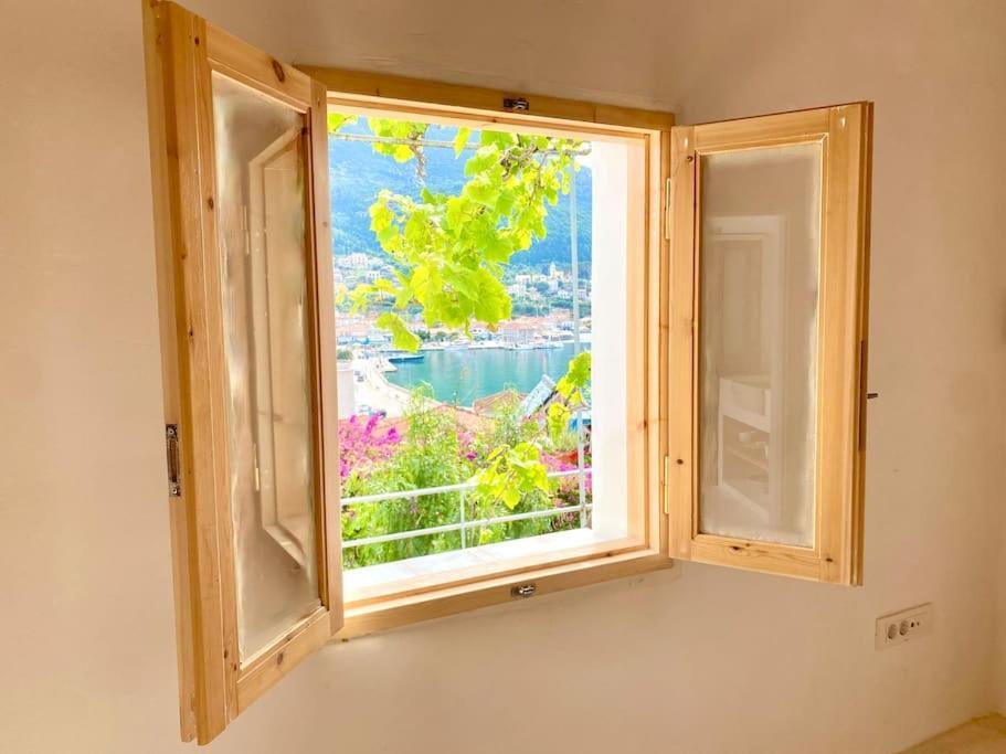 Stylish Vathy Studio With Sea View 외부 사진